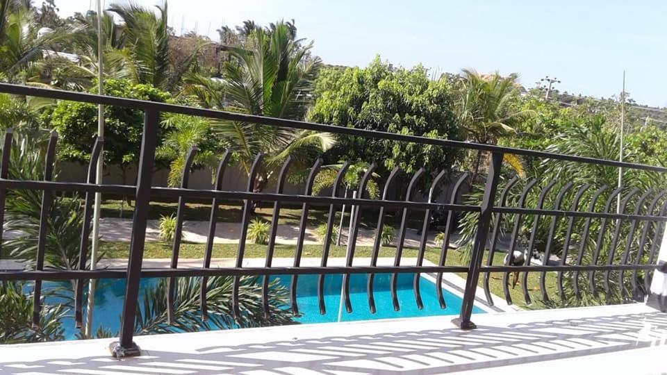 Sea Lagoon Beach Hotel Тринкомале Екстериор снимка