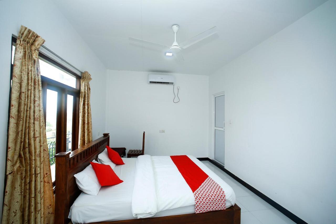 Sea Lagoon Beach Hotel Тринкомале Екстериор снимка
