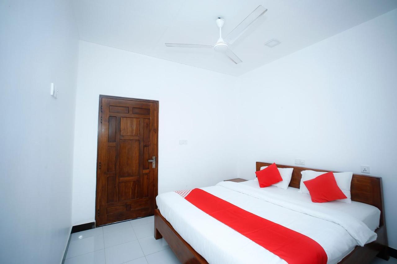 Sea Lagoon Beach Hotel Тринкомале Екстериор снимка