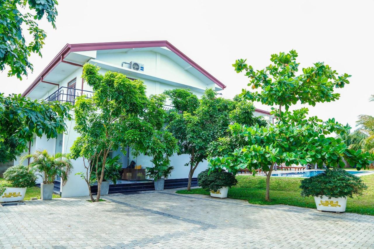Sea Lagoon Beach Hotel Тринкомале Екстериор снимка